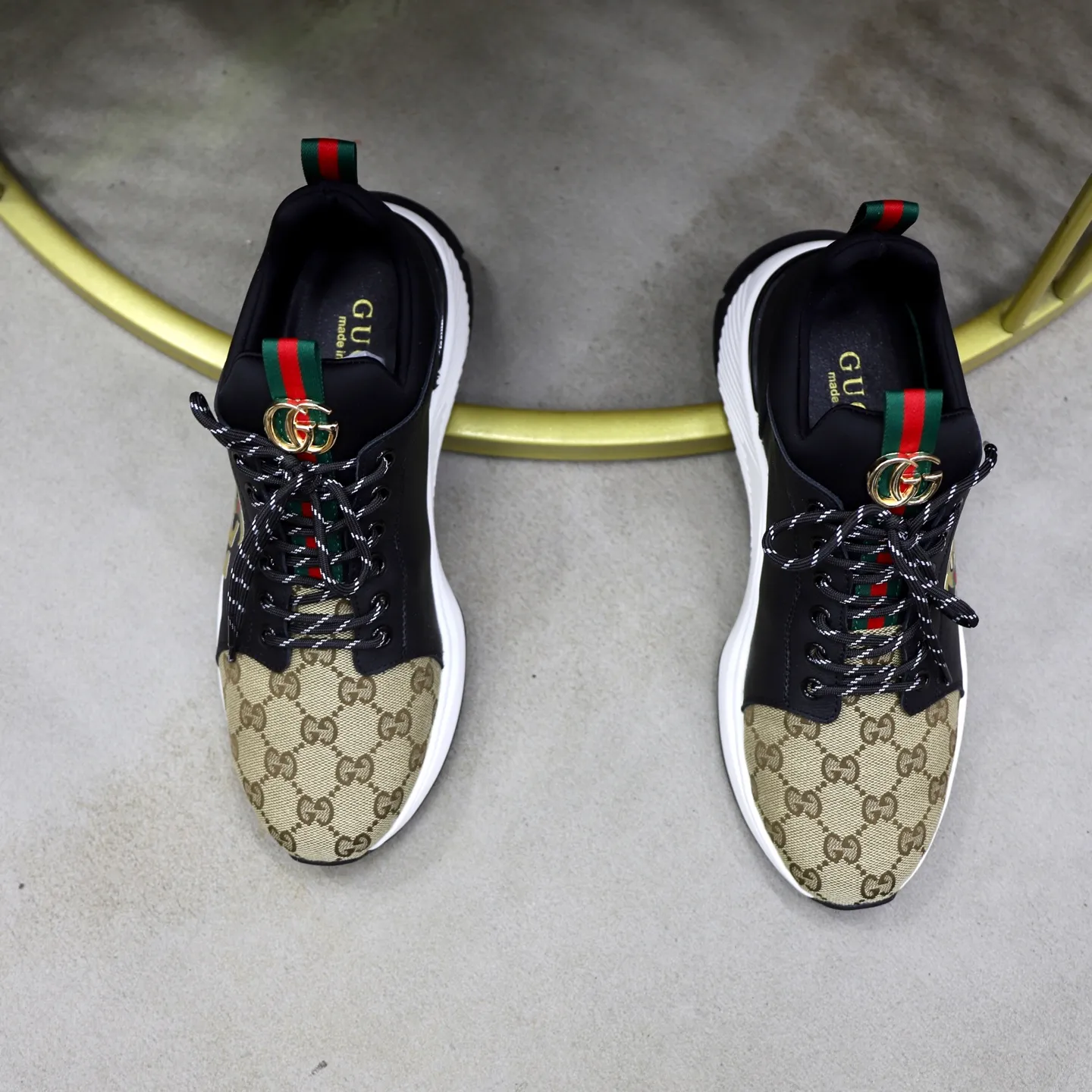 Ex-factory price: 462💰🙅‍♂️🙅‍♂️🙅‍♂️ Brand: GUCCI Standard code: 38-44 (45 customized) Grade: Same as the official website Material: Original material splicing Comfortable and breathable lining Lightweight and wear-resistant sports outsole Style category: Men's fashionable casual shoes Running sneakers Distinguished luxury brand elements Top luxury Color: actual picture color